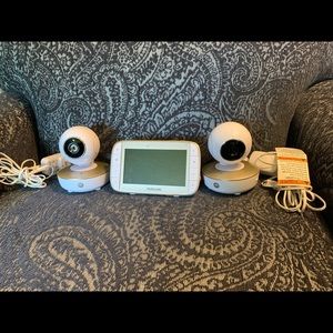 Motorola MBP50-G2 5” Video Baby Monitor w/2 Camera